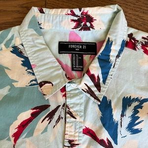 Forever 21 Men’s Floral Button Down Shirt